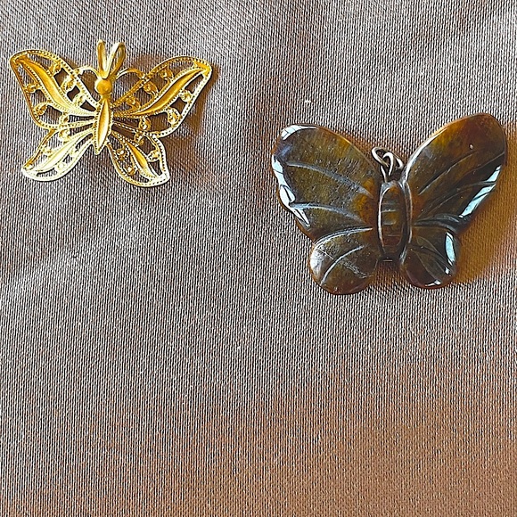 Vintage Butterfly Pendants Gold Filigree with Rhinestones and Carved Tiger’s Eye - Picture 9 of 11